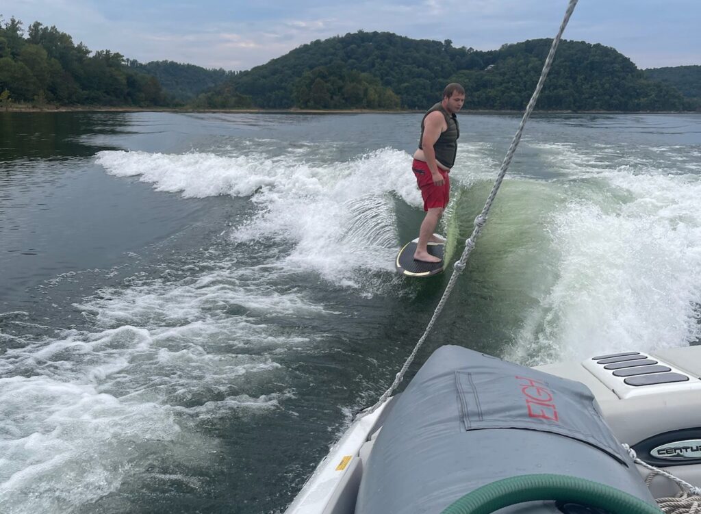 Wake surfing Centurion Best in Class Wakeboats